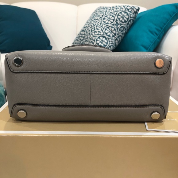 Michael Kors Bag - Picture 7 of 8